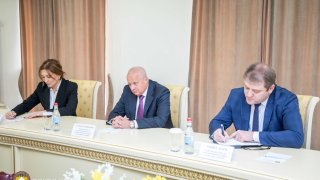 Председатель Следственного комитета РА принял Посла РФ в РА